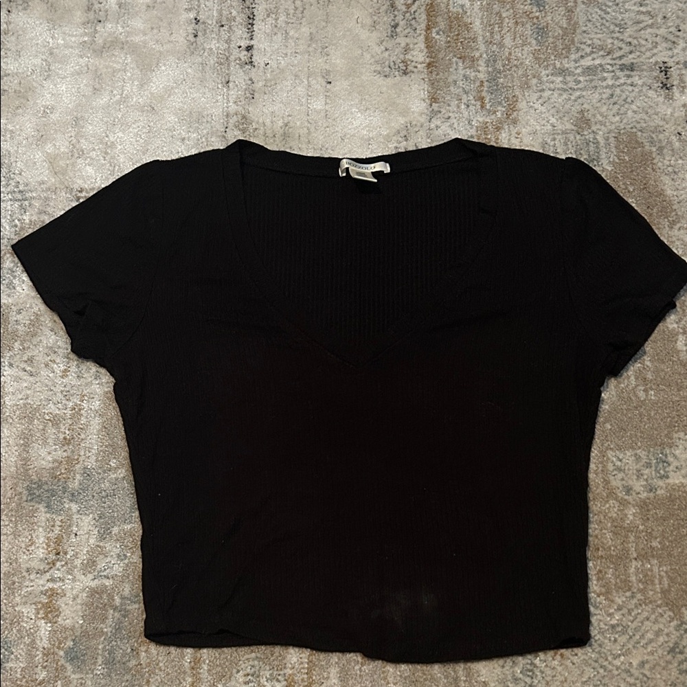 Bozzolo Classic Black V-Neck Crop Top